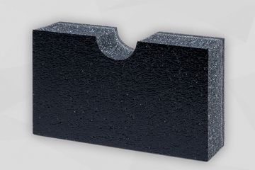 Dunkelgraue Schaumstoffplatte stehend mit schwarzer Folienoberfläche