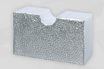 Hellgraue Schaumstoffplatte stehend, mit Aluminiumoberfläche