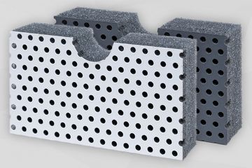 Dunkelgraue und weiße Schaumstoffplatte stehend mit gelochter Kunstlederoberfläche