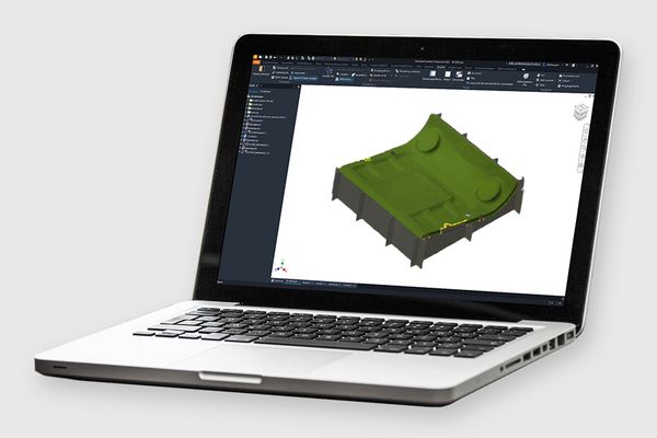 Laptop mit CAD-Zeichnung von Vliesform