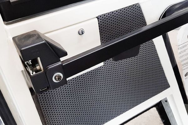 [Translate to Englisch:] Kabinent&uuml;r-Verkleidung mit Cello 485