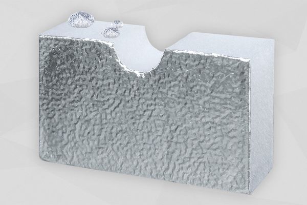 Wei&szlig;es Polyestervlies mit Aluminiumoberfl&auml;che