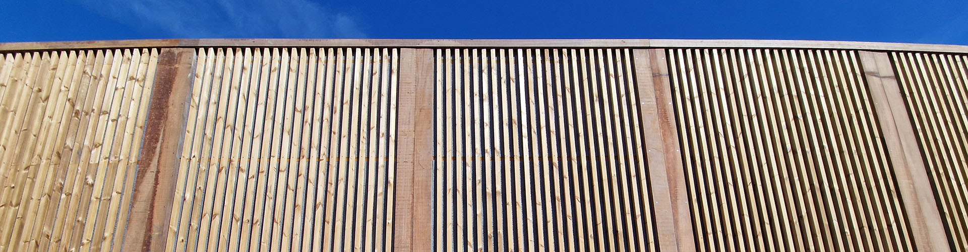 Schallschutzwand aus Holz