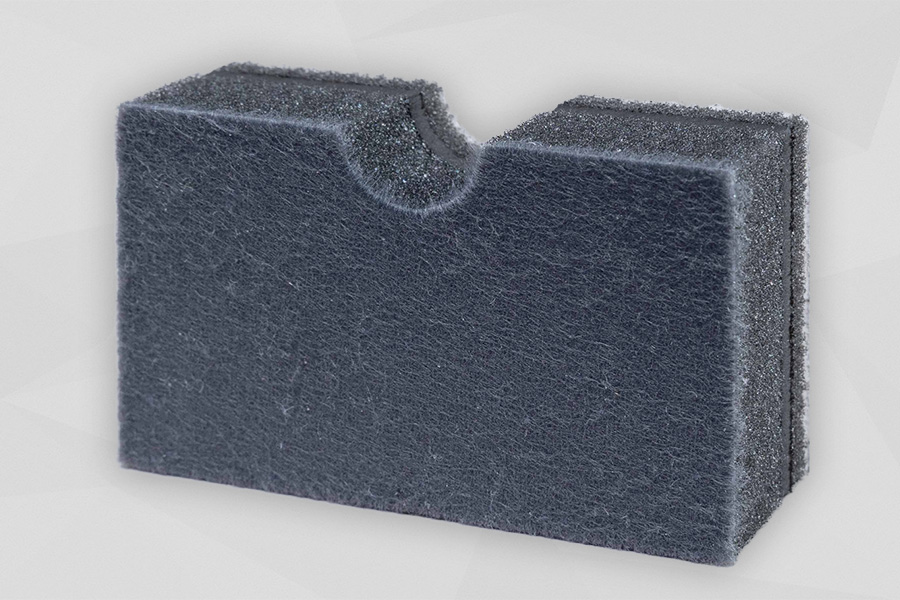 BBA Breitbandabsorber Cellofoam Dunkelgraue Akustikplatte stehend mit grauer Vliesoberfläche